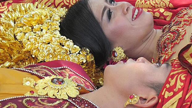 Индонезийцы вышли на протест против запрета на секс до брака