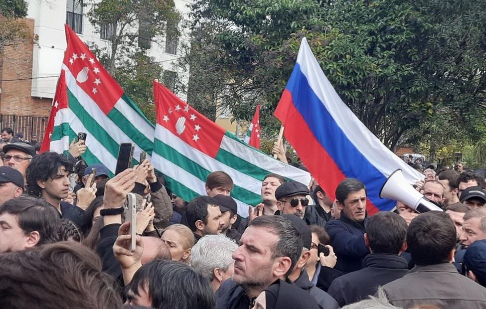 При протестах в Абхазии пострадали восемь человек