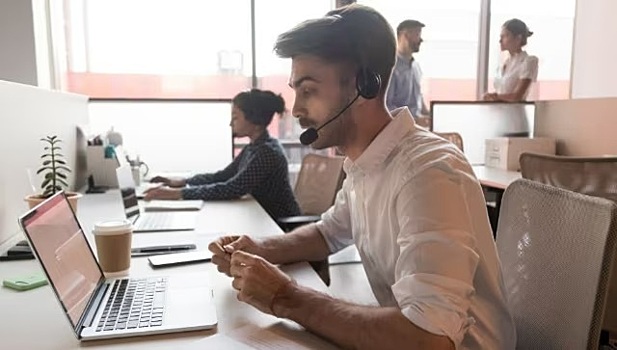 Индия начала охоту на мошенников, выдающих себя за техподдержку крупных компаний