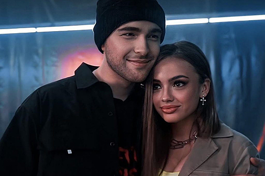 Самые скандальные расставания звезд в 2021 году