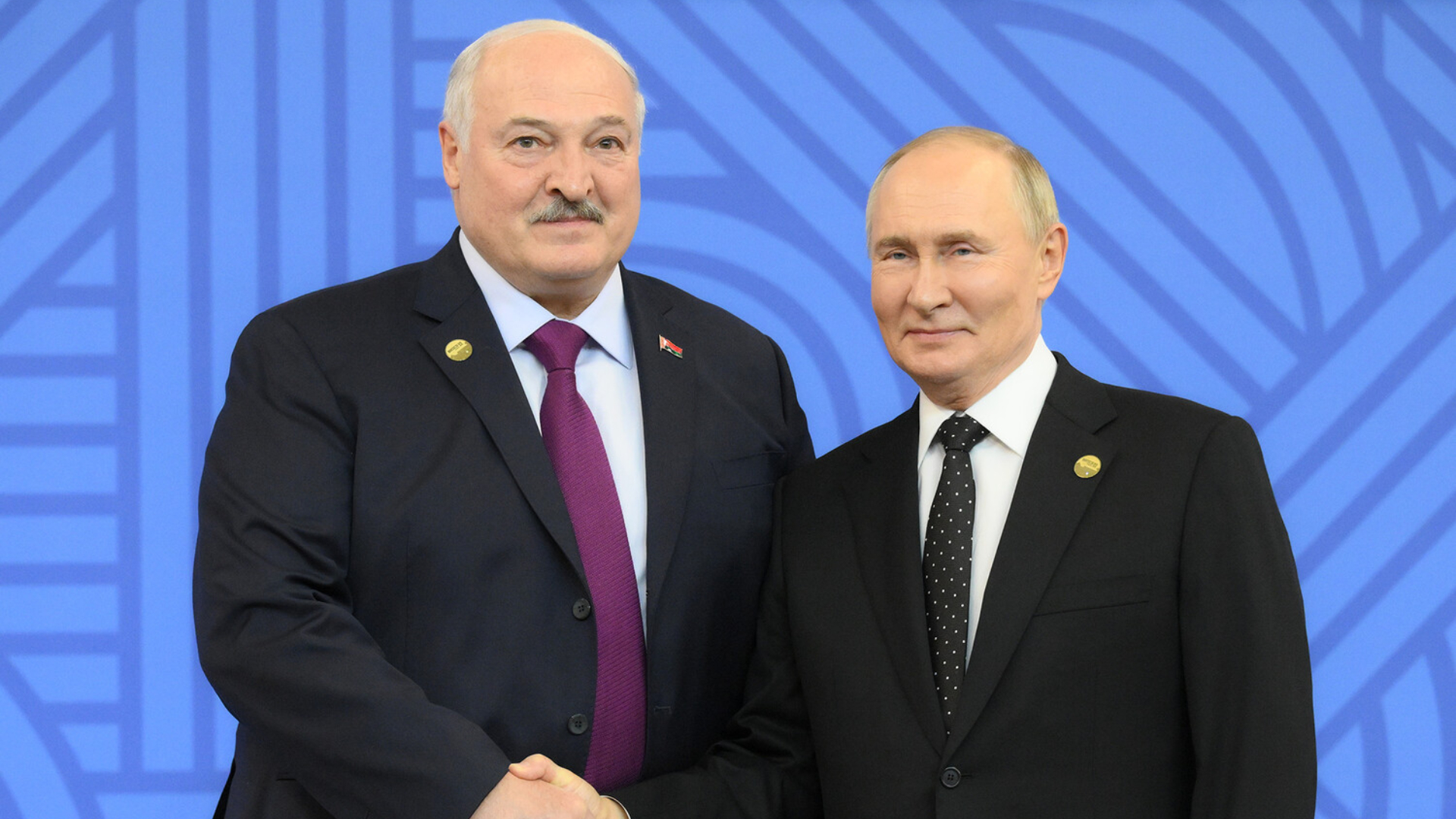 Пул первого: Лукашенко пригласил Путина домой для продолжения работы