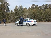 Водитель Mercedes снёс электроопору и врезался в шесть автомобилей в Бурятии