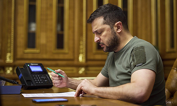 Си Цзиньпин провел телефонный разговор с Зеленским