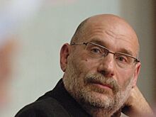 Книги Акунина убрали с полок московского магазина