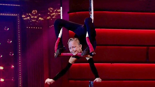 11-летняя циркачка из Вологды выполнила «воздушное» сальто в эфире Первого канала