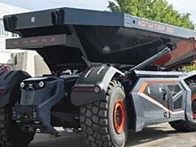 КамАЗ презентовал беспилотный мусоровоз и самосвал для кибердеревни