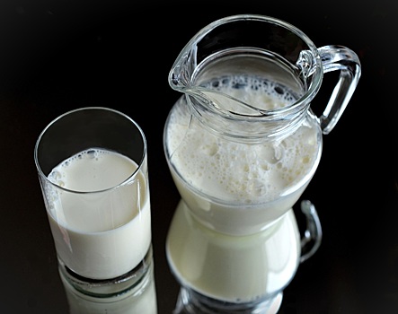 Диетолог подтвердила, что употребление молочных продуктов провоцирует появление прыщей