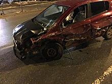 Водитель Hyundai столкнулся с Mazda и ушел с места ДТП, бросив пострадавшего пассажира