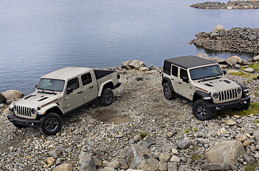 Jeep сделал «песчаные» Gladiator и Wrangler