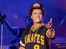 Певец Бруно Марс задолжал $50 млн из-за страсти к азартным играм