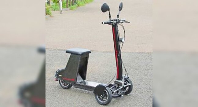 В Японии начали продавать необычный трехколесный мопед Future F1