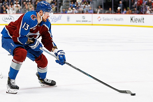 Хоккеист "Колорадо" Ничушкин попал в ДТП и пропустил матч с "Вашингтоном"