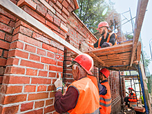 В парке «Покровское-Стрешнево» восстанавливают ограду с башенками конца XIX века
