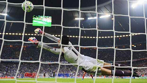 «Вратарям станет чуть легче во время серии пенальти». УЕФА разъяснил новые поправки к правилам футбола