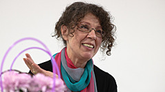 Биография Цезаря и «Девушка в тумане»: какие книги читает Александра Маринина