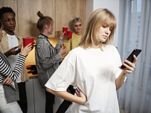 Пятнистая кожа и проплешины: создан жуткий портрет популярных интернет-пользователей в 2050 году