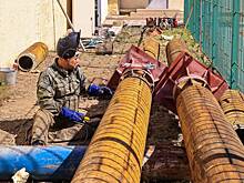 Жителям российского города пришлось спать в куртках и греться на улице