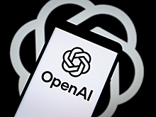 Бывший главный дизайнер Apple Джони Айв подал в суд на OpenAI