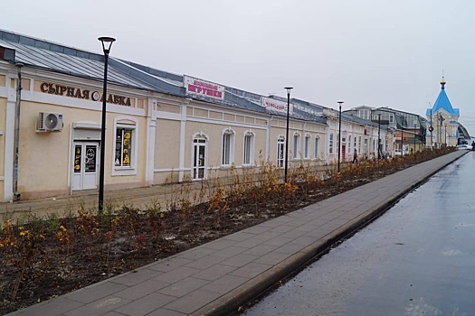В Рыльске Курской области продолжается благоустройство Советской площади