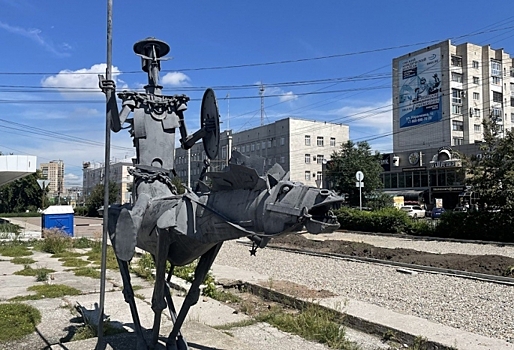 В минкульте объяснили, зачем у омского ТЮЗа распилили скульптуру Дон Кихота