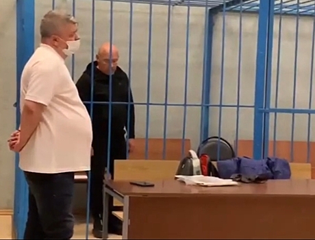 Писателя Дмитрия Стародубцева задержали за изнасилование несовершеннолетней