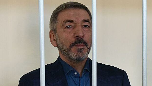 Суд признал виновными экс-премьера Дагестана