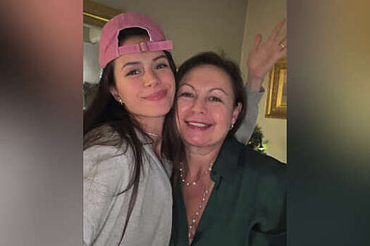 Актриса Диана Пожарская опубликовала фото с матерью