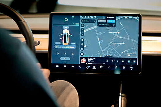 Tesla заставит водителей платить за использование навигатора
