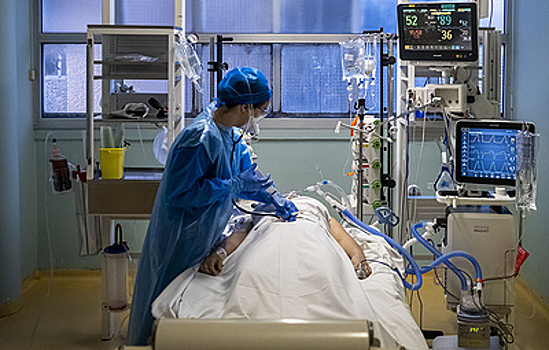 Пятая коронавирусная волна во Франции: на что делает ставку правительство