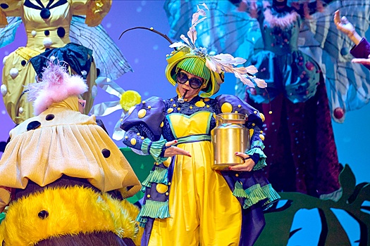 Екатеринбургский ТЮЗ станцевал "Муху-цокотуху"