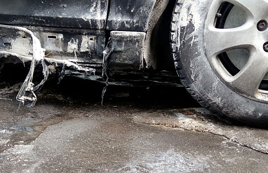 В Донбассе взорвался автомобиль с сотрудниками СБУ