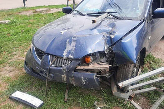 В Самаре молодой водитель насмерть сбил женщину с собакой, стоящих на тротуаре