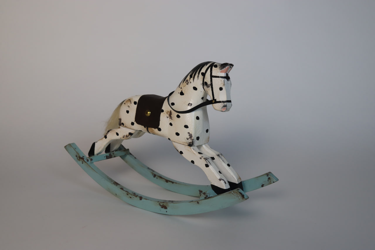 В Кремле откроется новогодняя выставка лошадок-качалок