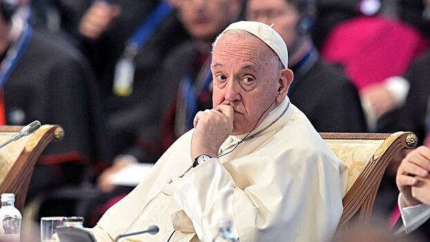 Папа римский Франциск попал в больницу