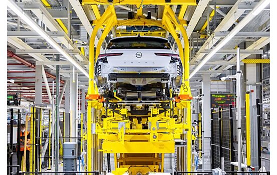 Автозавод Opel начал производство новой Astra, которая появится в России