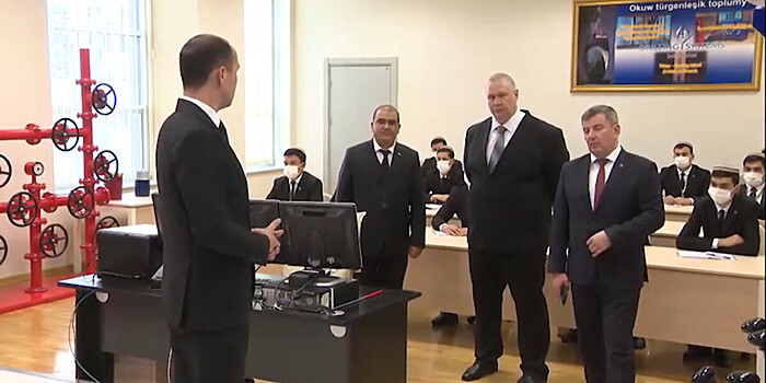 Представители российских вузов посетили университет нефти и газа в Ашхабаде