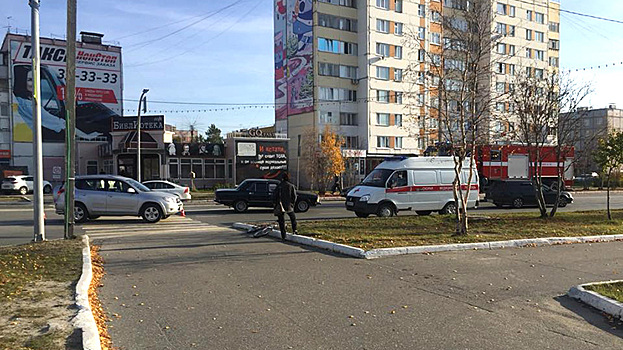 В центре Ноябрьска подросток на велосипеде попал под колёса иномарки. ФОТО
