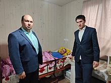 Депутат Госдумы Ремезков помог погорельцу из Юлдуса приобрести лечебную кровать