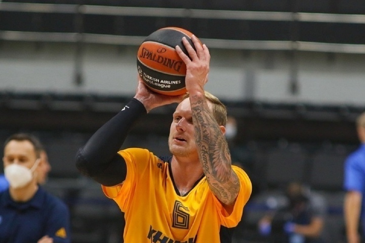 Отец погибшего баскетболиста Тиммы заявил о загадочном исчезновении ценных вещей сына