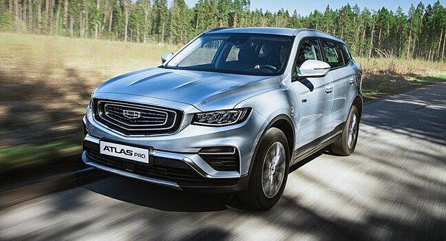 Когда технологии не устаревают. Тест-драйв Geely Atlas Pro