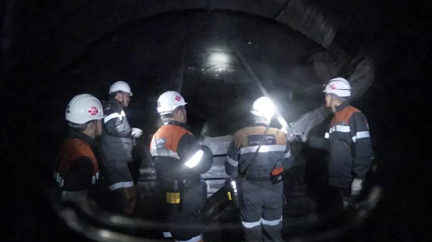 Число жертв аварии на шахте в Караганде достигло 46