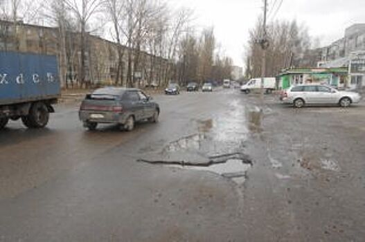 Ярославские прокуроры обязали ДГХ отремонтировать улицу Ньютона