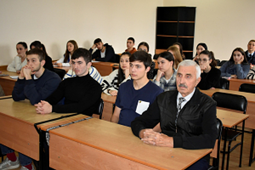 В Северной Осетии полицейские и общественники рассказали студентам Владикавказского финансового университета об опасности экстремизма и терроризма