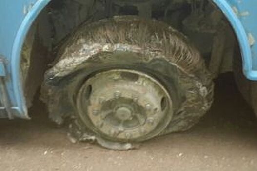 Пермские туристы с детьми застряли в сломанном автобусе на трассе