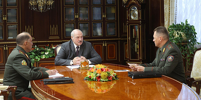 Спасение жизней: Лукашенко принял с докладом главу МЧС