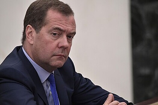 Медведев рассказал о своей первой машине