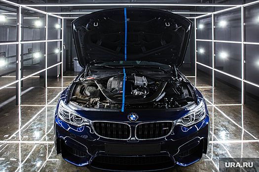 BMW приостановил производство и поставку автомобилей в РФ