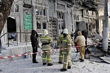 В центре Барнауле начали разбирать завалы сгоревшего исторического здания
