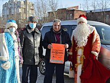 ГИБДД-Мороз поздравил водителей с наступающим Новым годом
