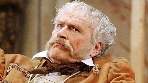 Названа валюта, которая может свергнуть доллар